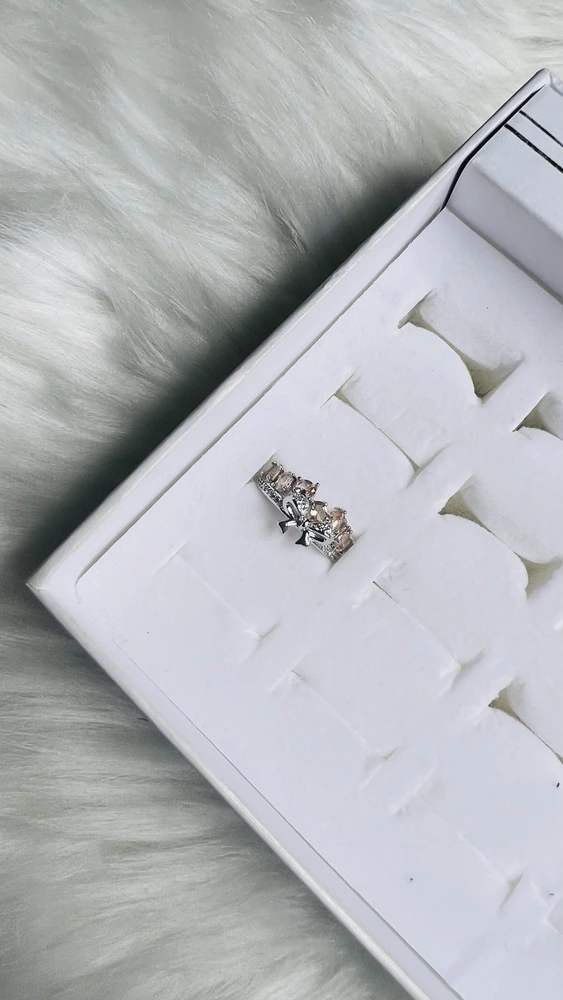 The Royal Champagne Ring