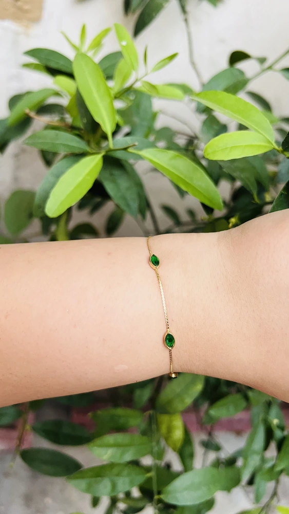 Emerald bracelet 