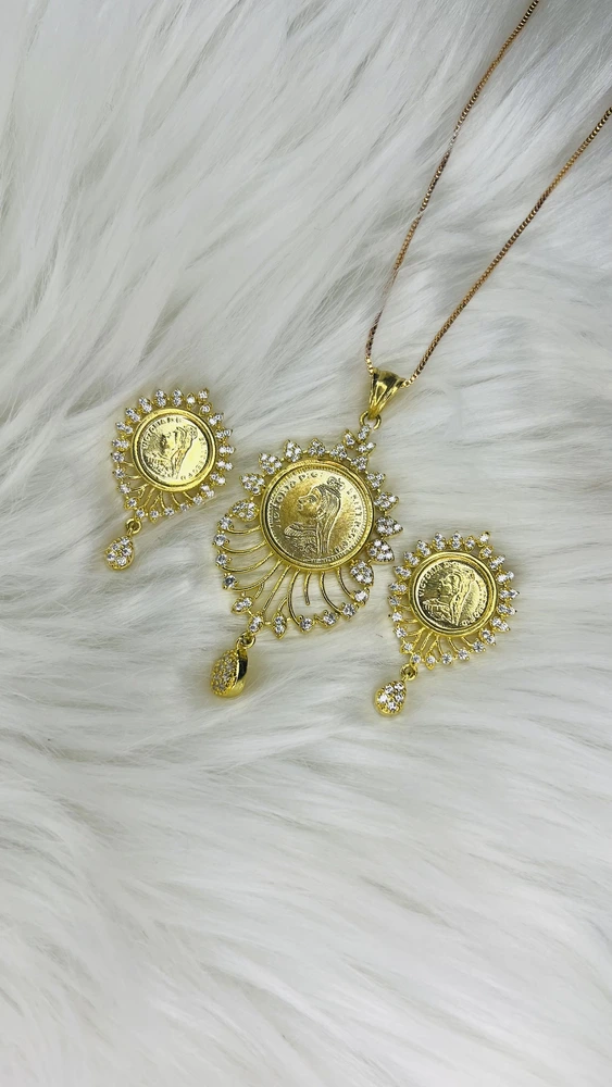 Victoria Royale Set