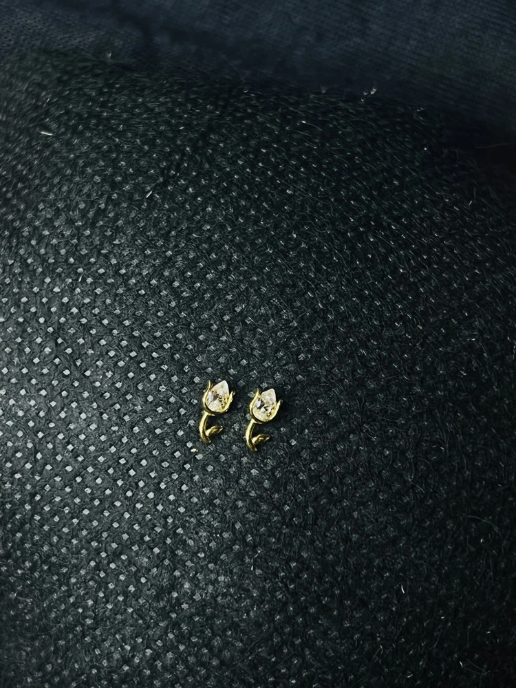 21 K flower Studs