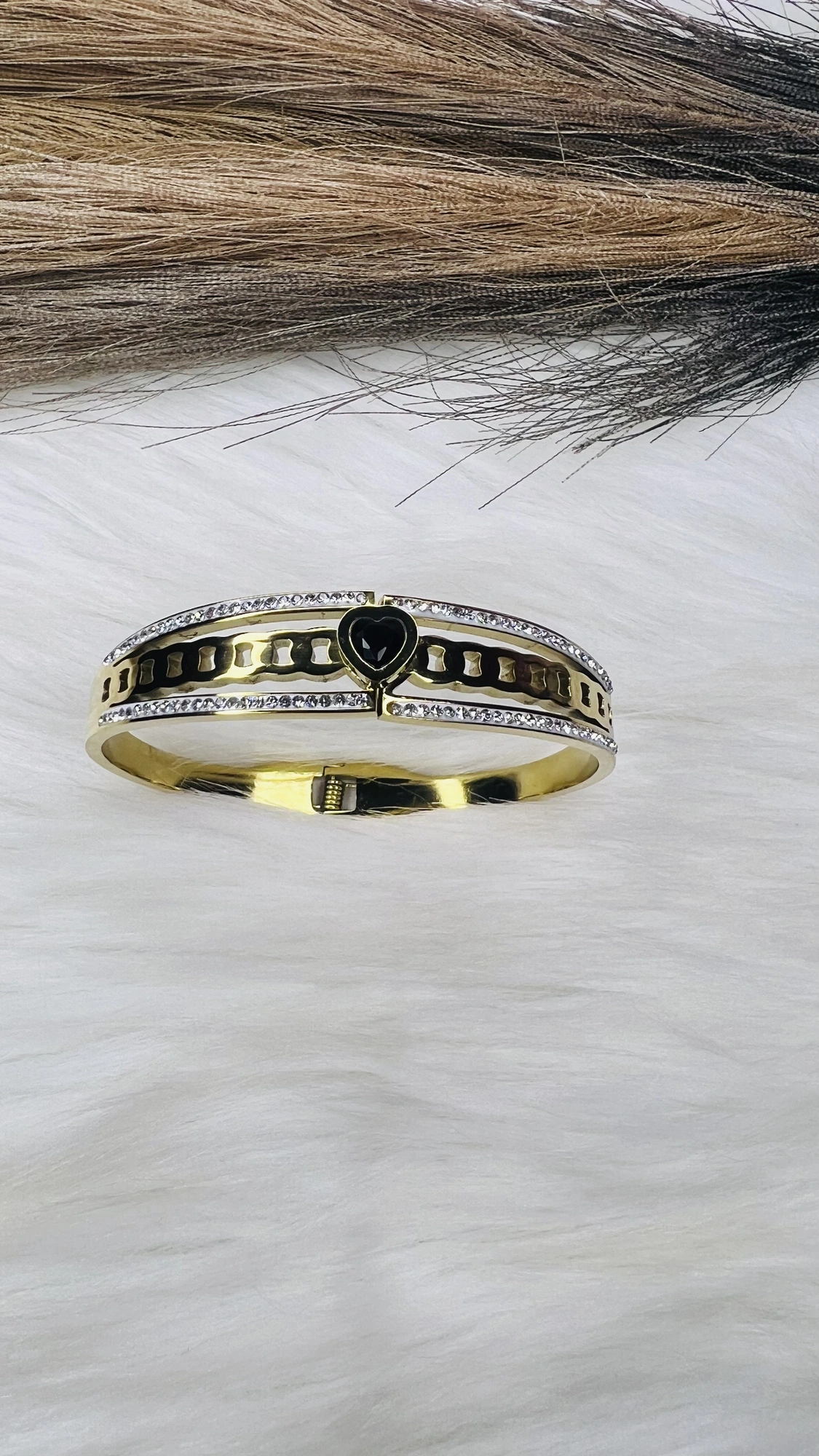 Heart of Royalty, photo 1 of 3