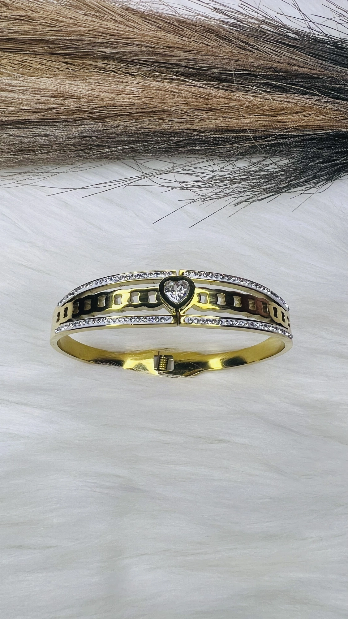 Heart of Royalty, photo 2 of 3