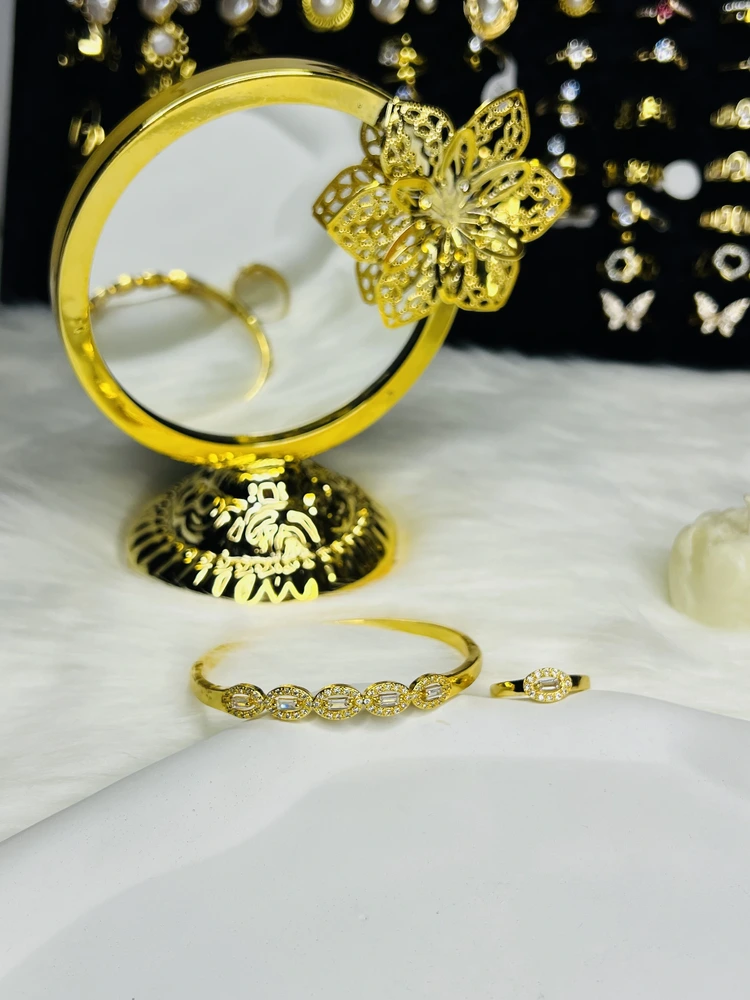 Oval zarcon bracelet with ring