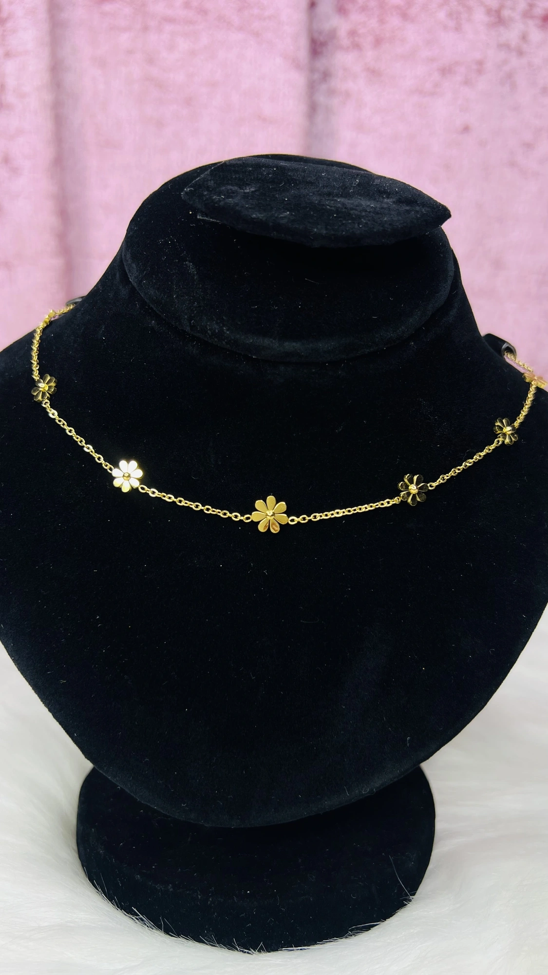 Daisy Necklace