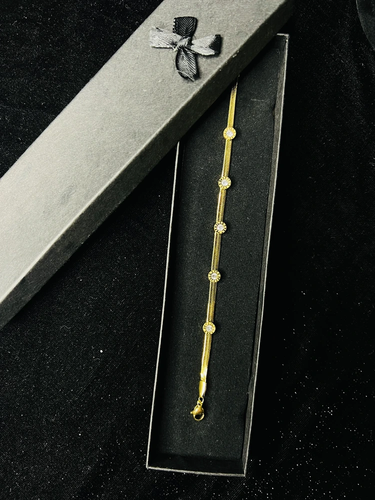 Roman Bracelet With Snake Chain