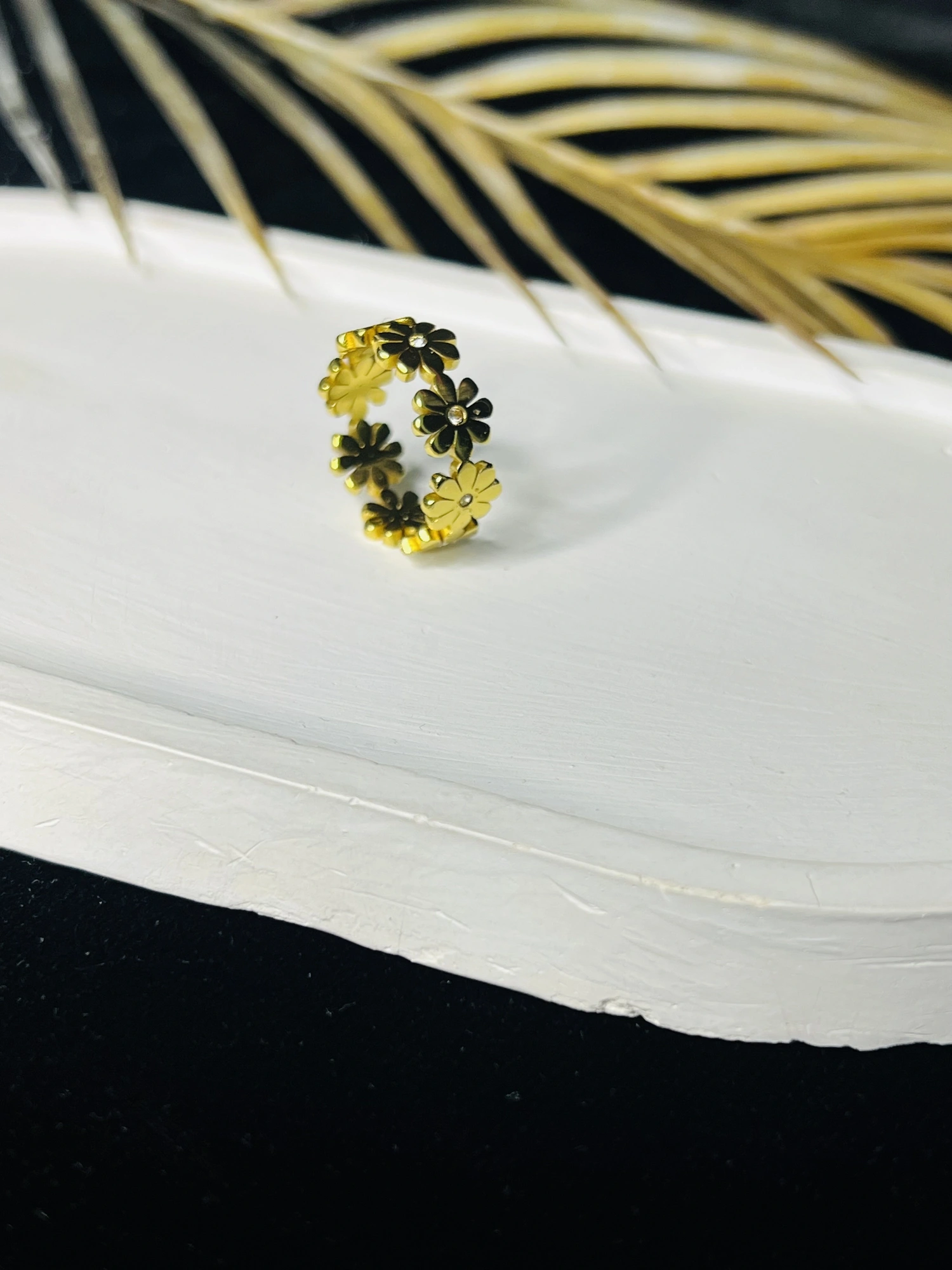 Daisy ring, photo 3 of 3