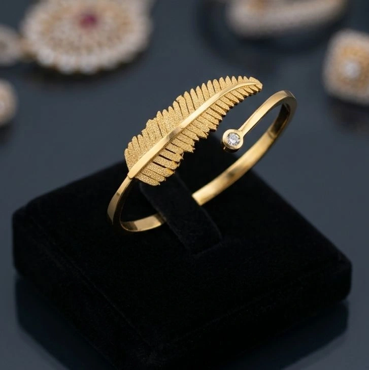 Leaf with stone Handcuff